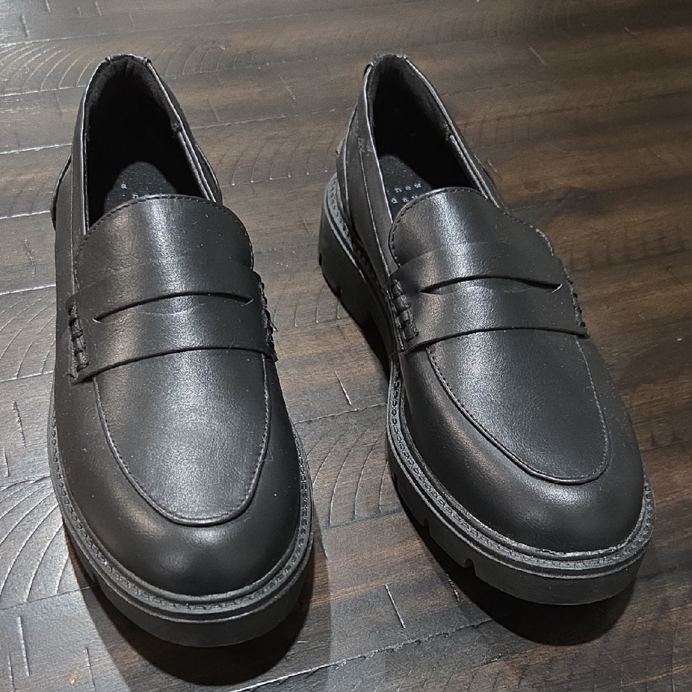 a new day Men's Classic Black Loafers